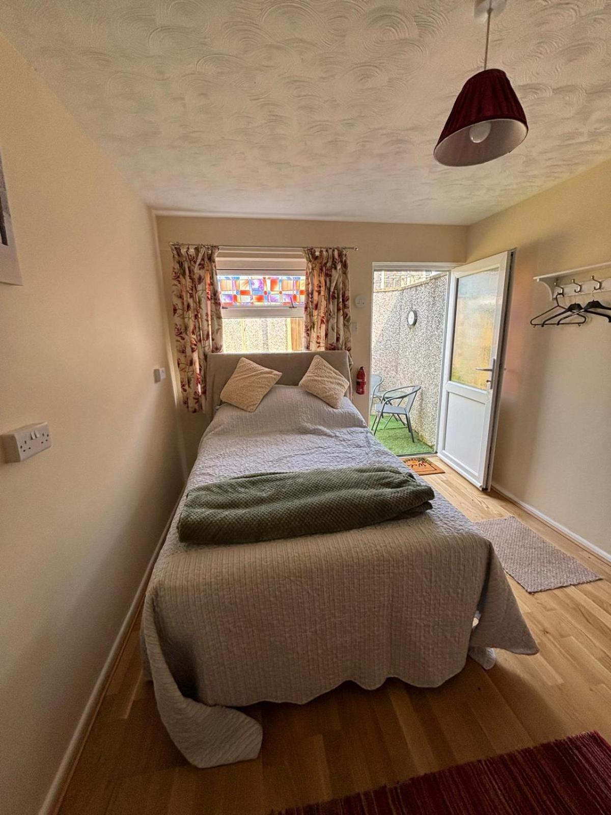 1A Butty Bach Appartement Milford Haven Buitenkant foto